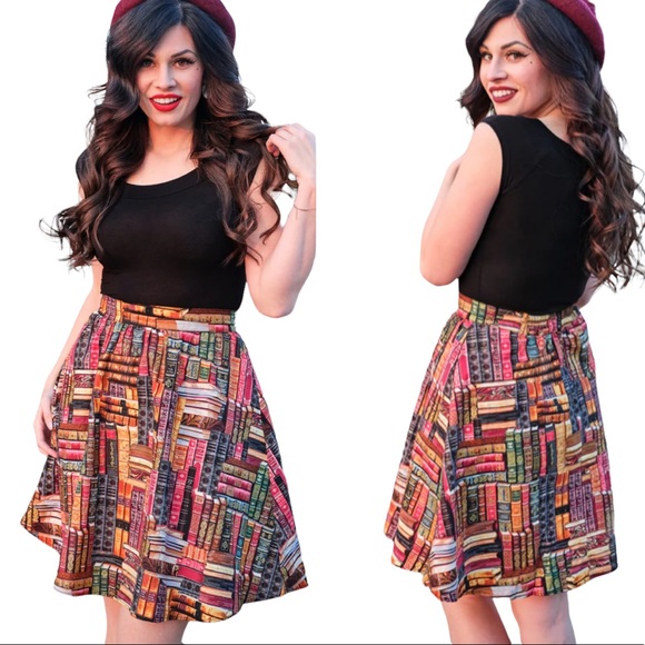 Retrolicious | Don't Judge a Book by its Cover A-Line Skirt | 3X New with Tag